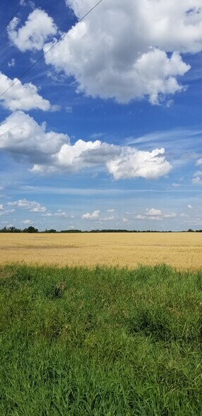 20375 18 St NW, Edmonton, AB à vendre - Photo du bâtiment - Image 2 de 5