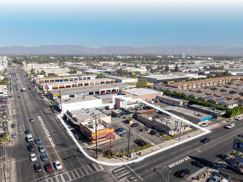 7610 Sepulveda Blvd & 15243 Saticoy St., Van Nuys, CA for lease - Building Photo - Image 1 of 22