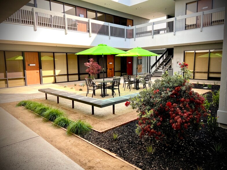 1400 Quail St, Newport Beach, CA for lease - Building Photo - Image 3 of 7