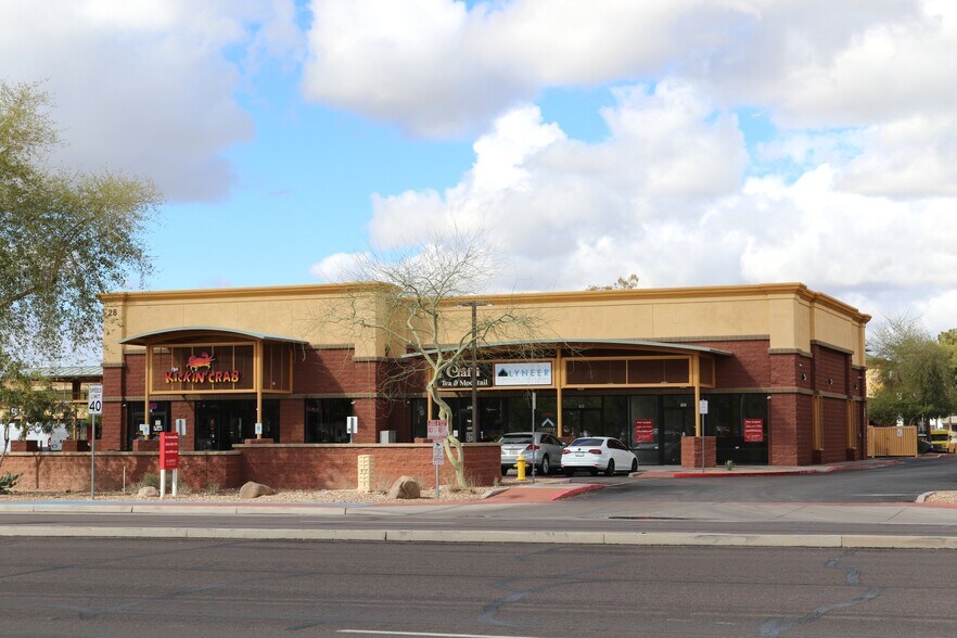 28 S Dobson Rd, Mesa, AZ à louer - Photo du bâtiment - Image 2 de 2