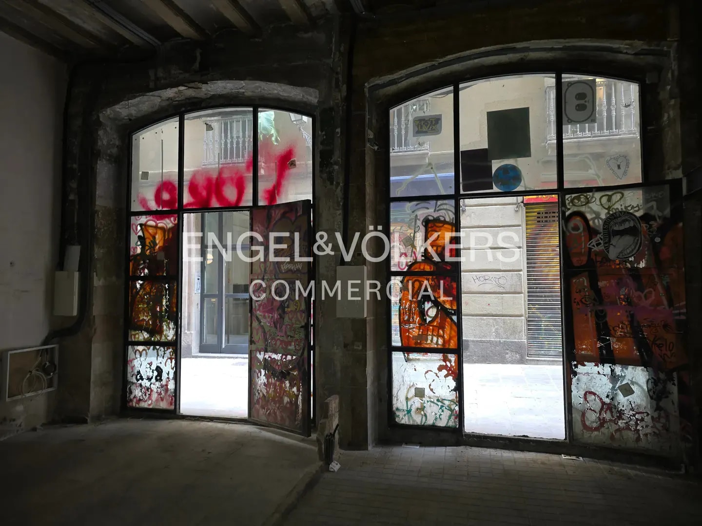 Retail in Barcelona, Barcelona for lease Interior Photo- Image 1 of 10