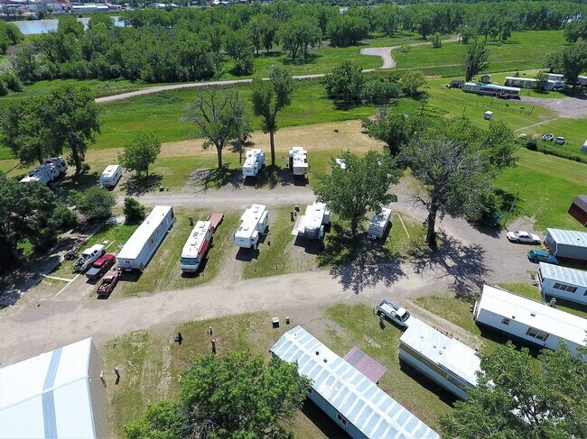 Plus de détails pour 1003 W Bell St, Glendive, MT - Multi-résidentiel à vendre