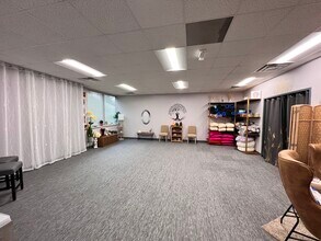 1310 NW Vivion Rd, Kansas City, MO for lease Building Photo- Image 1 of 7