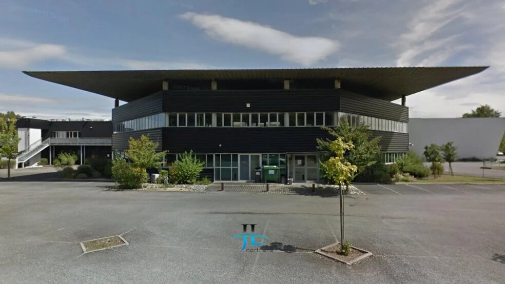 Office in Mérignac for lease - Building Photo - Image 1 of 1
