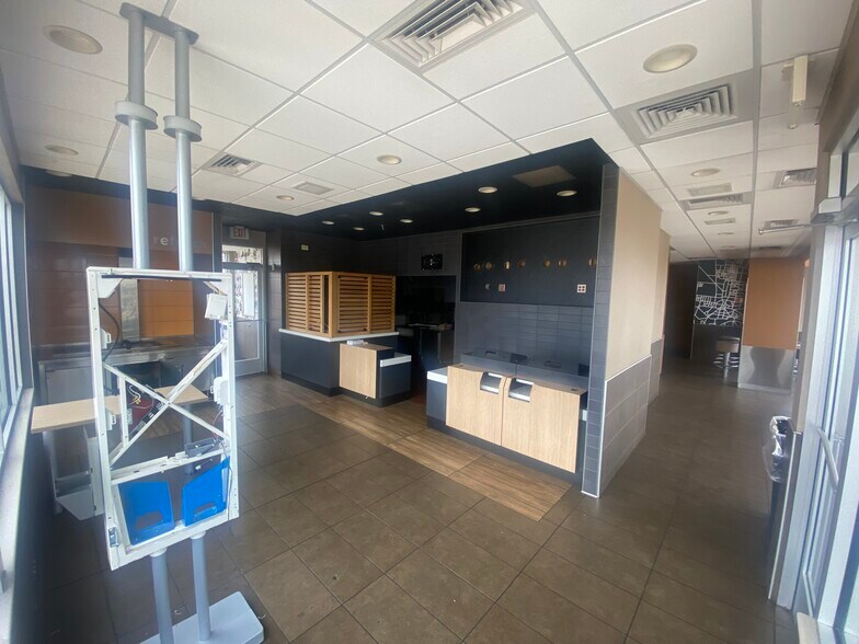 1123 E US Highway 54, Kingman, KS à louer - Photo intérieure - Image 2 de 8