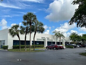 3600-3665 Park Central Blvd N, Pompano Beach, FL for lease Interior Photo- Image 2 of 7