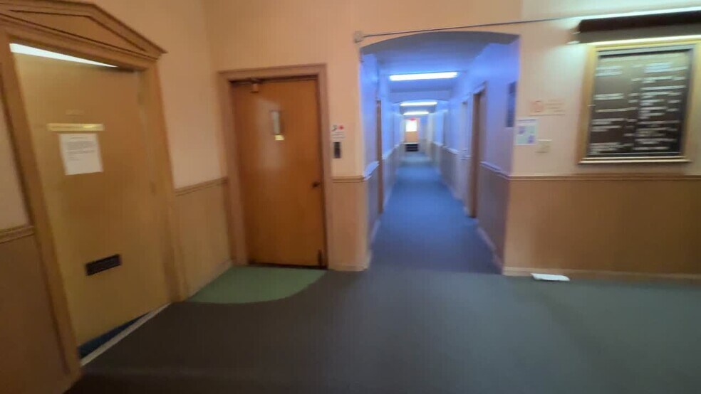 337 S Beverly Dr, Beverly Hills, CA à louer - Vidéo sur l’inscription commerciale - Image 2 de 2