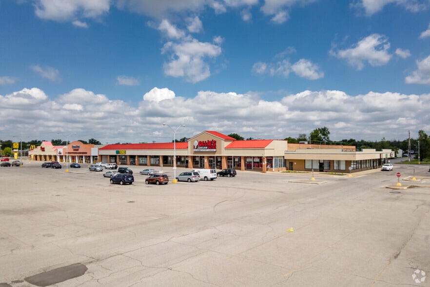 Indian Trail portfolio of 6 properties for sale on LoopNet.ca - Primary Photo - Image 2 of 6