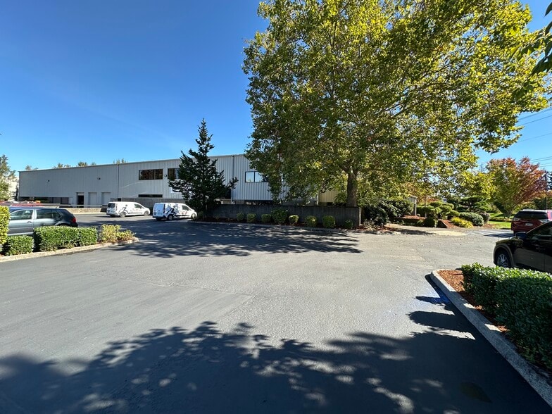 11975 SW Herman Rd, Tualatin, OR for lease - Building Photo - Image 2 of 6