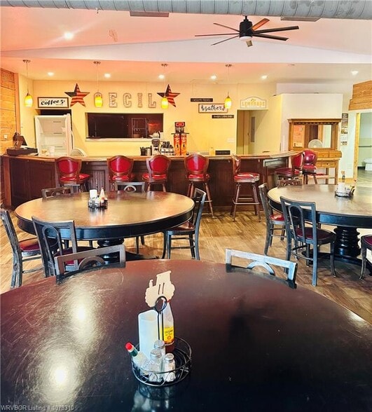 31 AR-96, Cecil, AR à vendre - Photo du bâtiment - Image 2 de 13