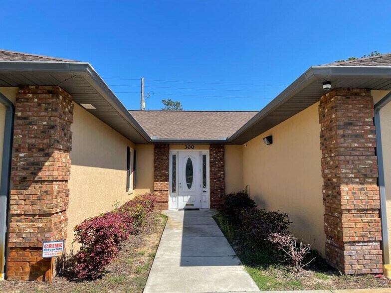 2010 NE 14th St, Ocala, FL à louer - Photo du bâtiment - Image 2 de 16