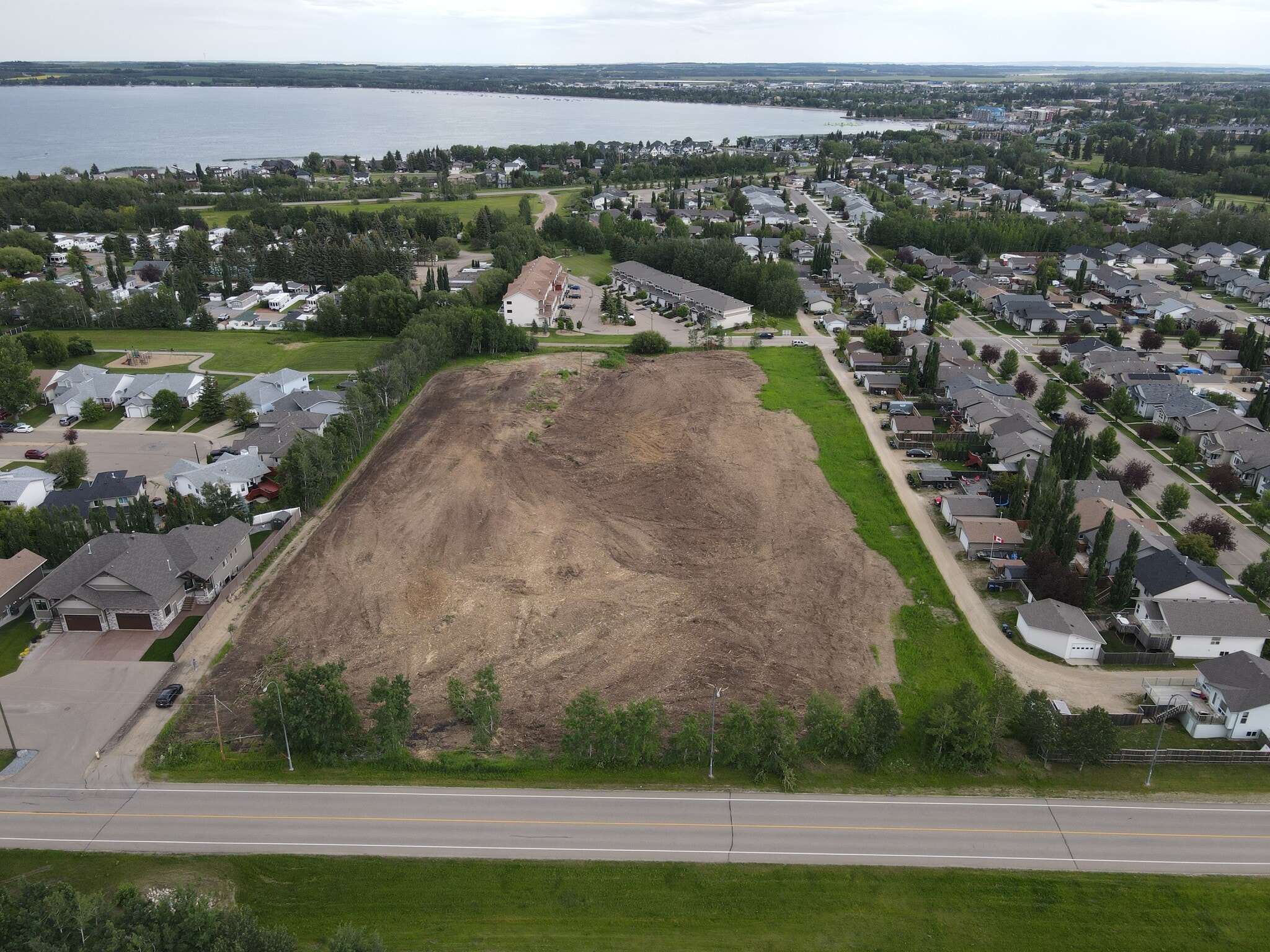 5250 Winward Place, Sylvan Lake, AB for sale Primary Photo- Image 1 of 3