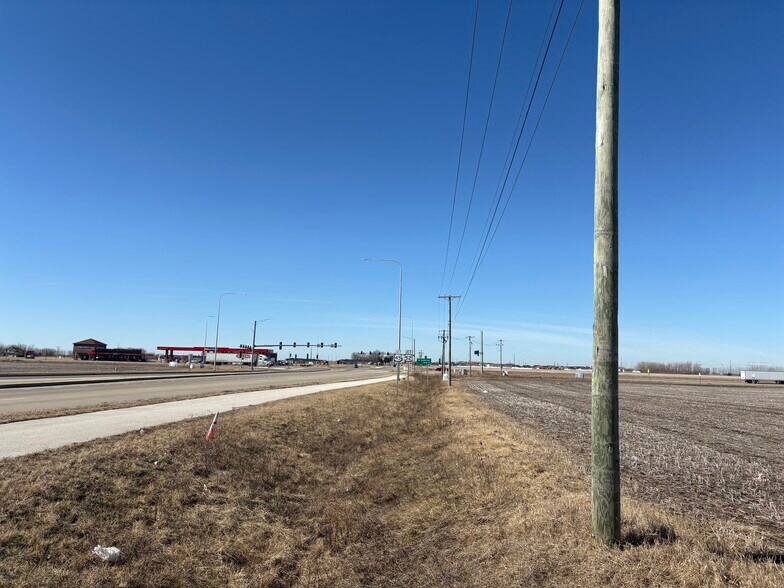 75 Bourbonnais Parkway, Bourbonnais, IL à vendre - Photo du bâtiment - Image 3 de 4