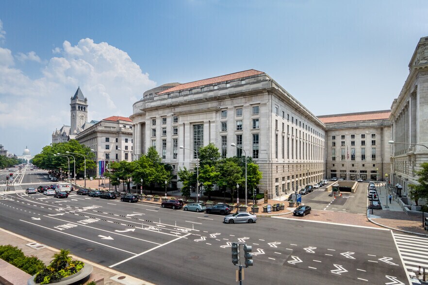 1300 Pennsylvania Ave NW, Washington, DC à louer - Photo du bâtiment - Image 3 de 17