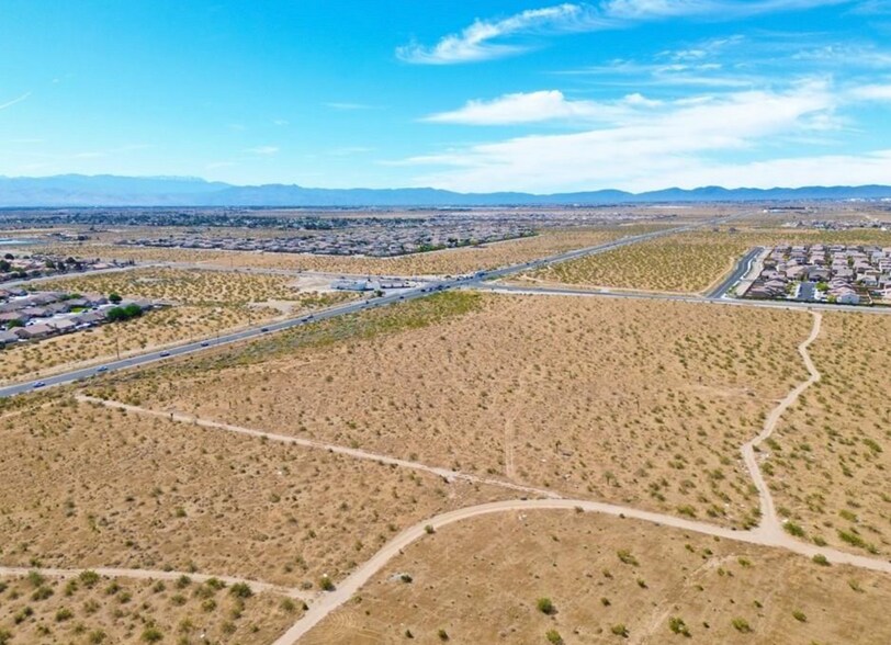 US HIGHWAY 395 ( X St. Bear Valley Rd.) Hwy, Victorville, CA à vendre - Photo du bâtiment - Image 2 de 4