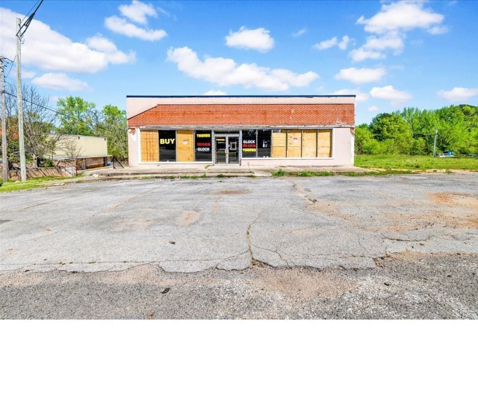 2025-2027 Center Point Rd, Birmingham, AL for lease Building Photo- Image 1 of 11