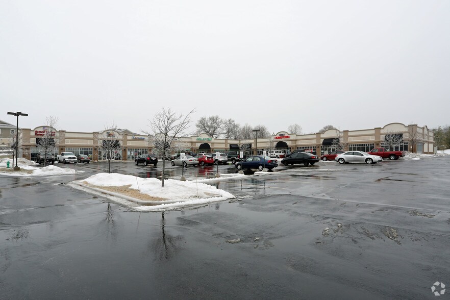 1901 S Milwaukee Ave, Burlington, WI à louer - Photo du bâtiment - Image 3 de 9