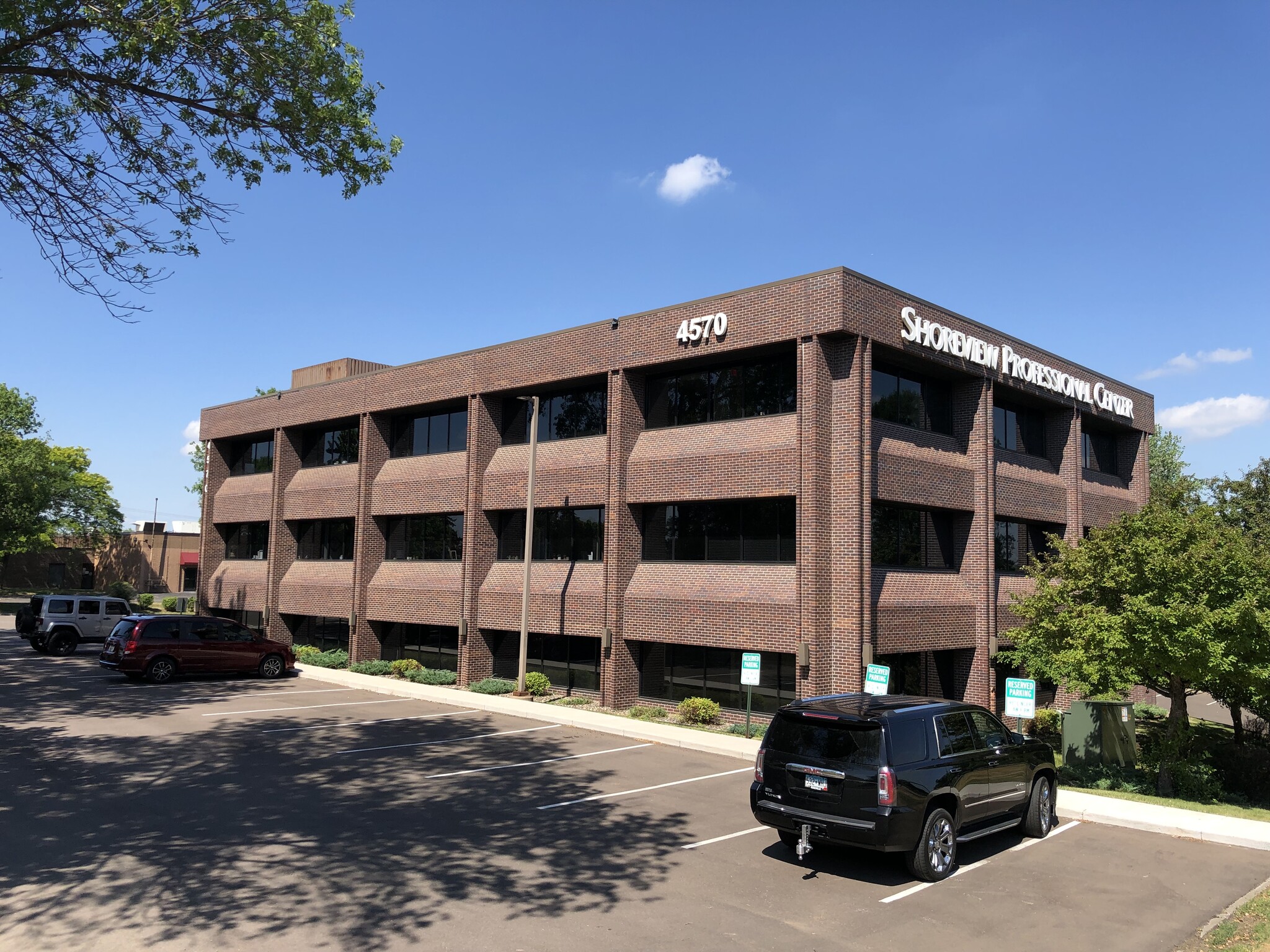 4570 Churchill St, Shoreview, MN for lease Building Photo- Image 1 of 1