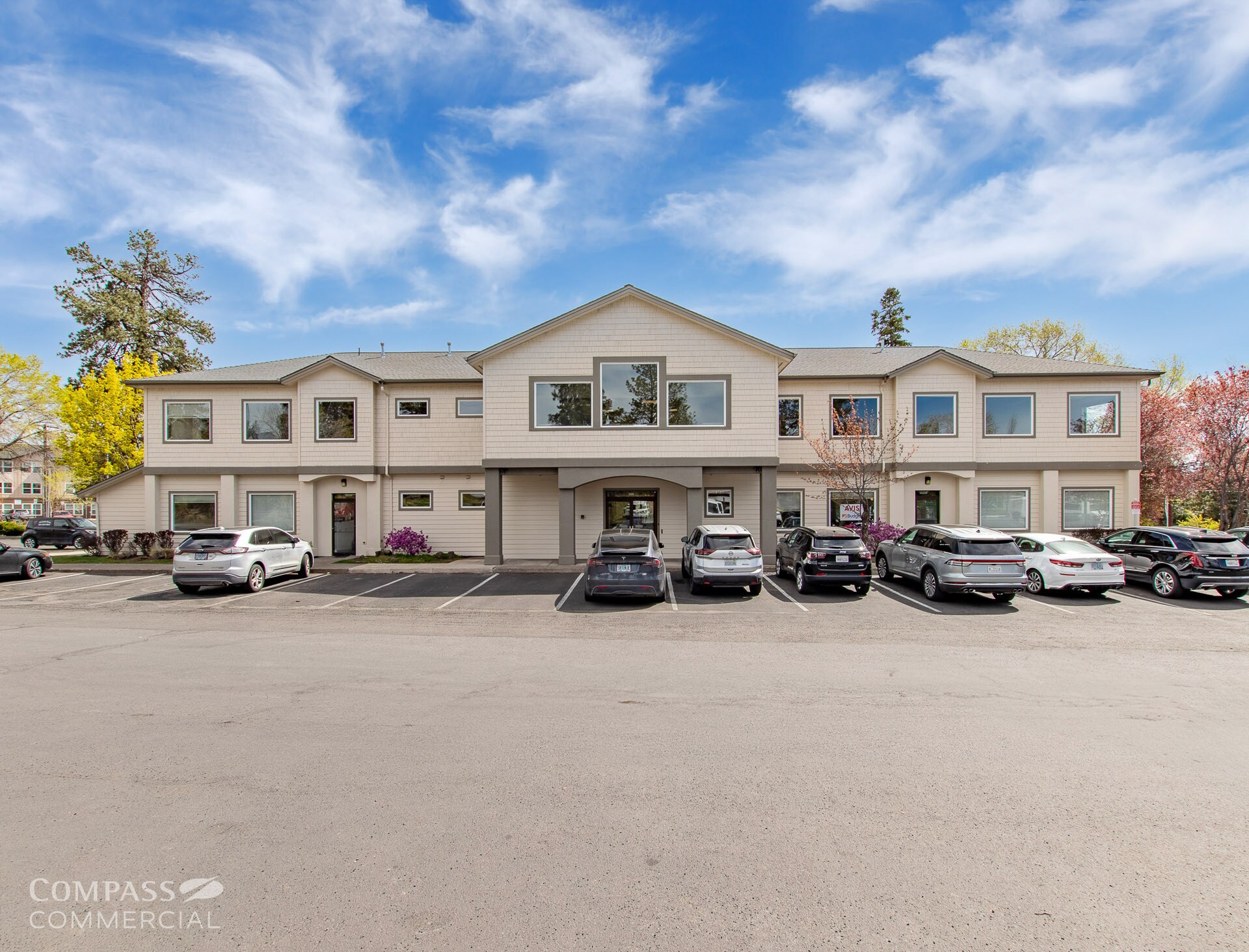 300 SE Reed Market Rd, Bend, OR à vendre Photo du bâtiment- Image 1 de 22