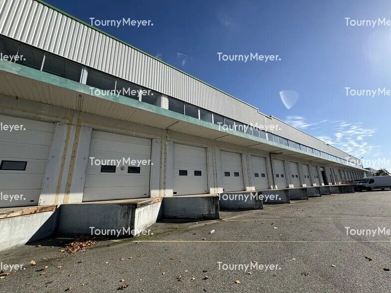 8 Avenue De Fondeyre, Toulouse à louer - Photo du bâtiment - Image 3 de 9