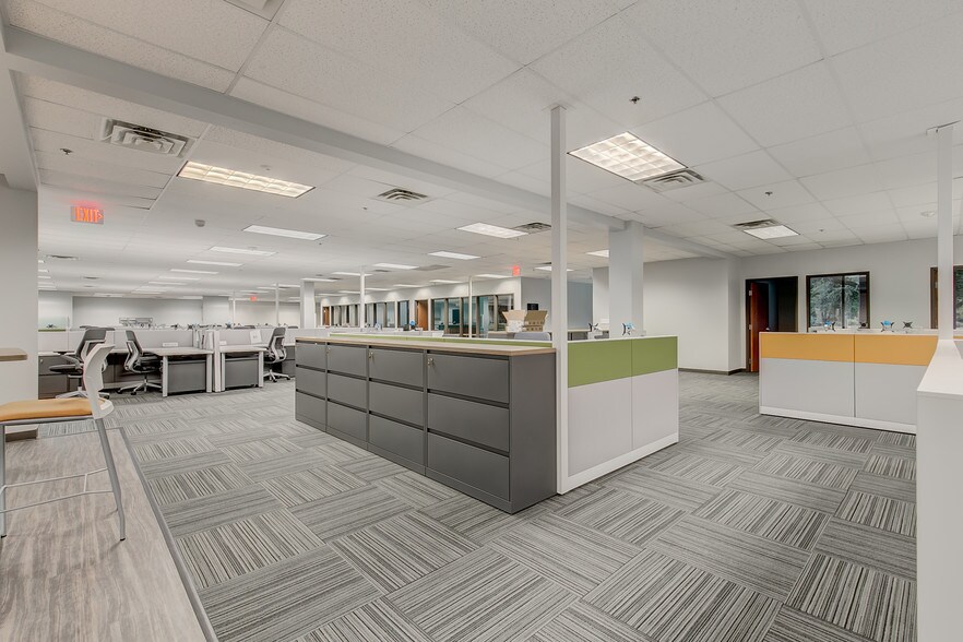 2701 W Plano Pky, Plano, TX à louer - Photo intérieure - Image 3 de 42