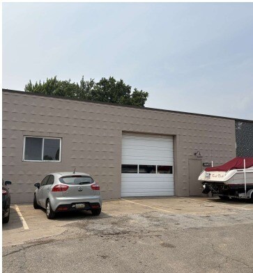 More details for 16470-16476 E 13 Mile Rd, Roseville, MI - Industrial for Lease