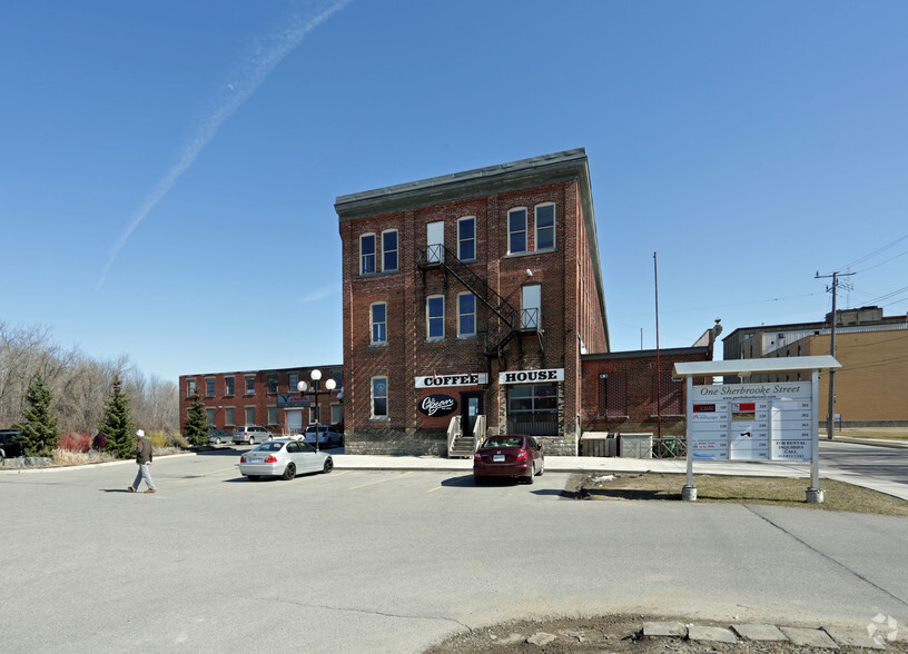 1 Sherbrooke St E, Perth, ON for lease - Building Photo - Image 2 of 8