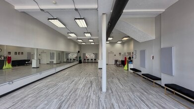 3229-3231 W Liberty Ave, Pittsburgh, PA for lease Interior Photo- Image 1 of 8