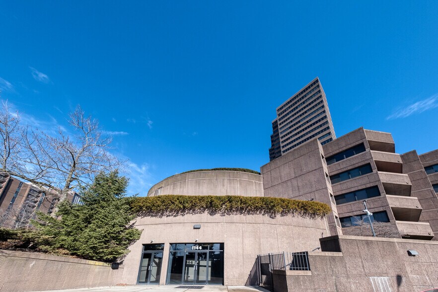 1301 Grandview Ave, Pittsburgh, PA à vendre - Photo du bâtiment - Image 1 de 16