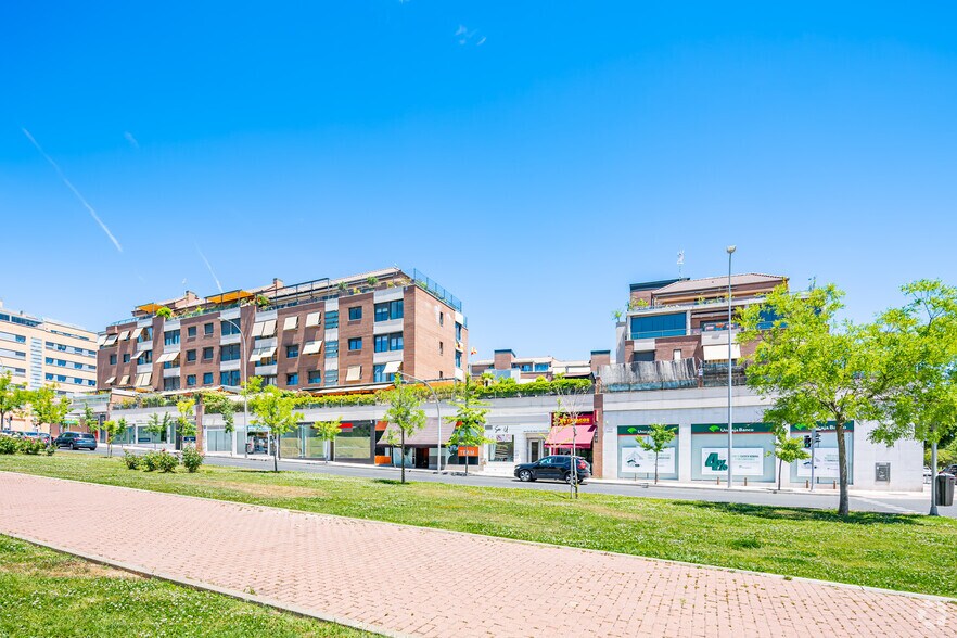 Avenida del Montecarmelo, 2, Madrid, Madrid for lease - Primary Photo - Image 1 of 2