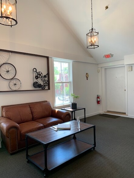 174-176 Battery St, Burlington, VT for lease - Building Photo - Image 2 of 9