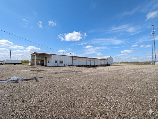 Plus de détails pour 125 Barlow Rd, Farmington, IL - Industriel à vendre