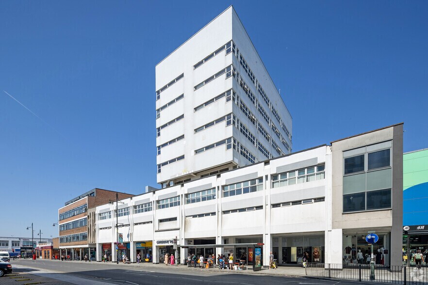 7 Western Rd, Romford à louer - Photo principale - Image 1 de 4