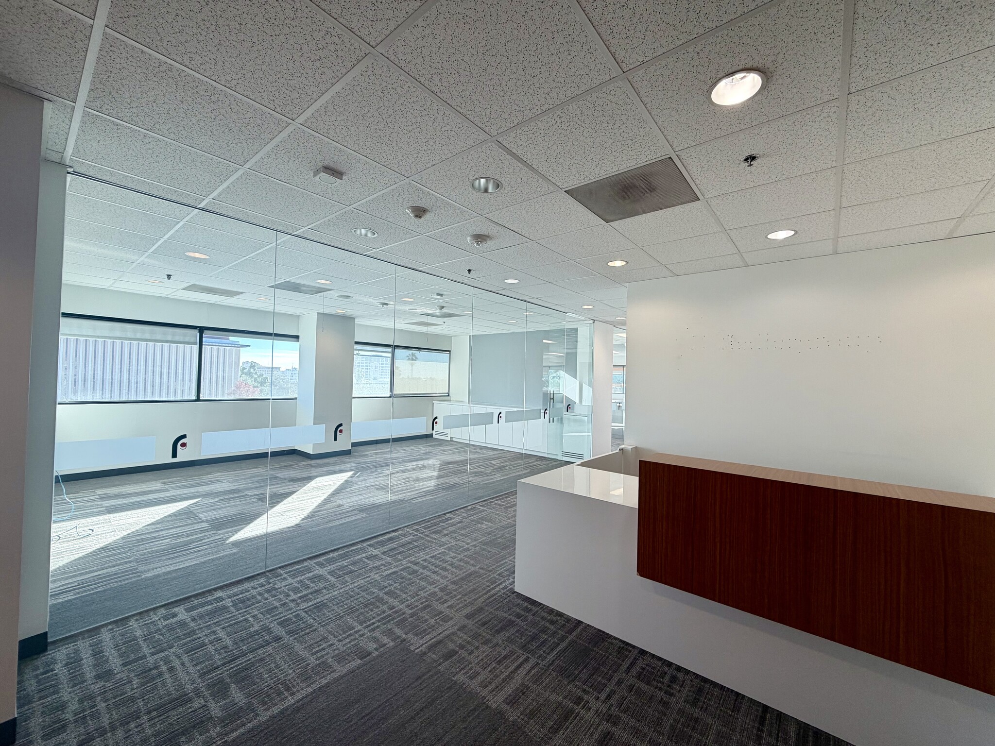 299 N Euclid Ave, Pasadena, CA for lease Interior Photo- Image 1 of 2