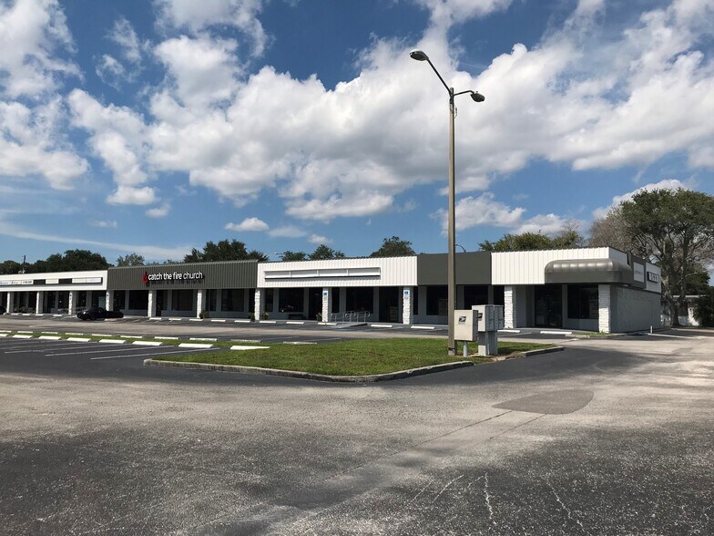 12654-12734 Starkey Rd, Largo, FL à louer - Photo du bâtiment - Image 2 de 6