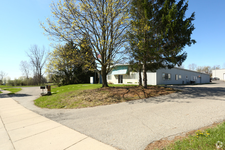 1300 Rickett Rd, Brighton, MI for lease - Building Photo - Image 2 of 4