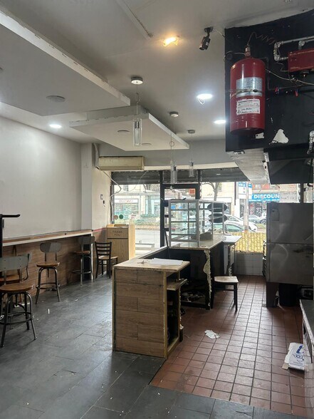 2709-2717 Broadway, New York, NY à louer - Photo du bâtiment - Image 3 de 8