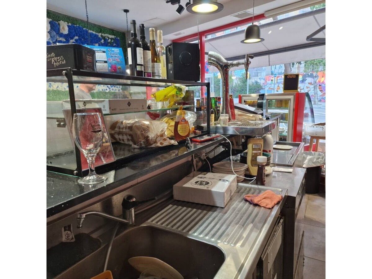 Barcelona, BAR 08041 - Unit - -  - Interior Photo - Image 1 of 5