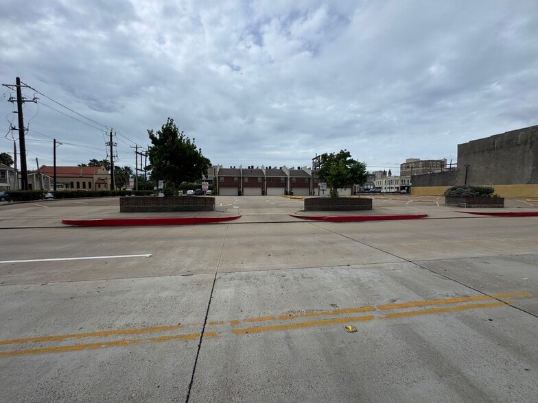 1909 Market st, Galveston, TX for sale - Primary Photo - Image 2 of 7