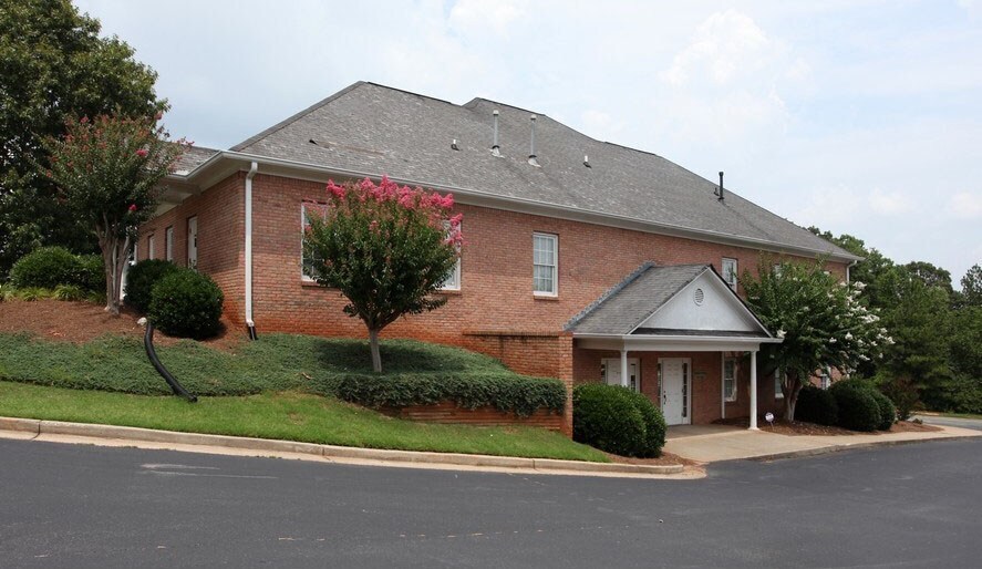 325 Country Club Dr, Stockbridge, GA à louer - Photo du bâtiment - Image 2 de 2
