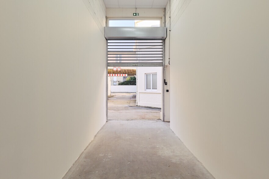 152 Rue De Paris, Montreuil à louer - Photo du bâtiment - Image 2 de 18