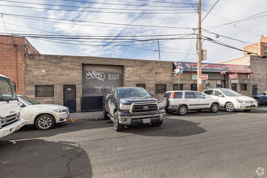 714-728 Chester St, Brooklyn, NY à vendre - Photo du bâtiment - Image 2 de 7