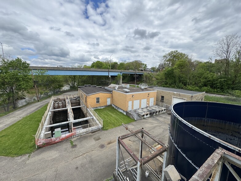 70 Halstead Blvd, Zelienople, PA for sale - Building Photo - Image 1 of 1