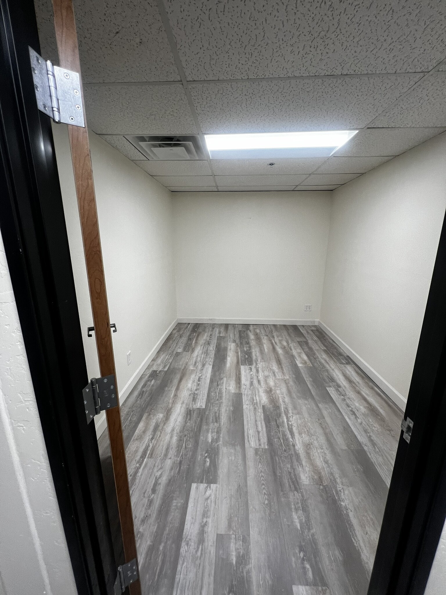4150 W Peoria Ave, Phoenix, AZ for lease Interior Photo- Image 1 of 1