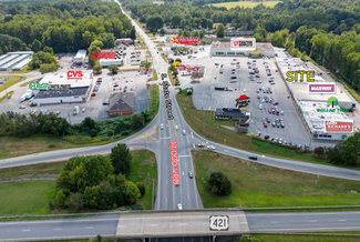 Plus de détails pour 948 S State St, Yadkinville, NC - Vente au détail à louer