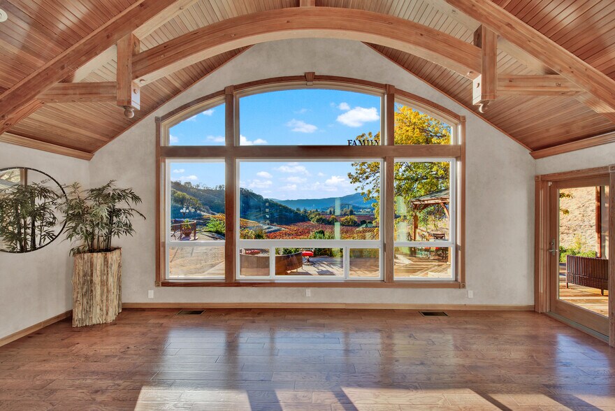 5066 Clayton Rd, Fairfield, CA for sale - Interior Photo - Image 3 of 66