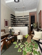 325 W 11th St, New York, NY à louer Photo du bâtiment- Image 2 de 4