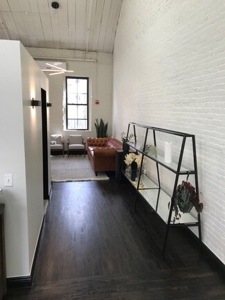 Plus de détails pour 184 N 8th St, Brooklyn, NY - Vente au détail à louer