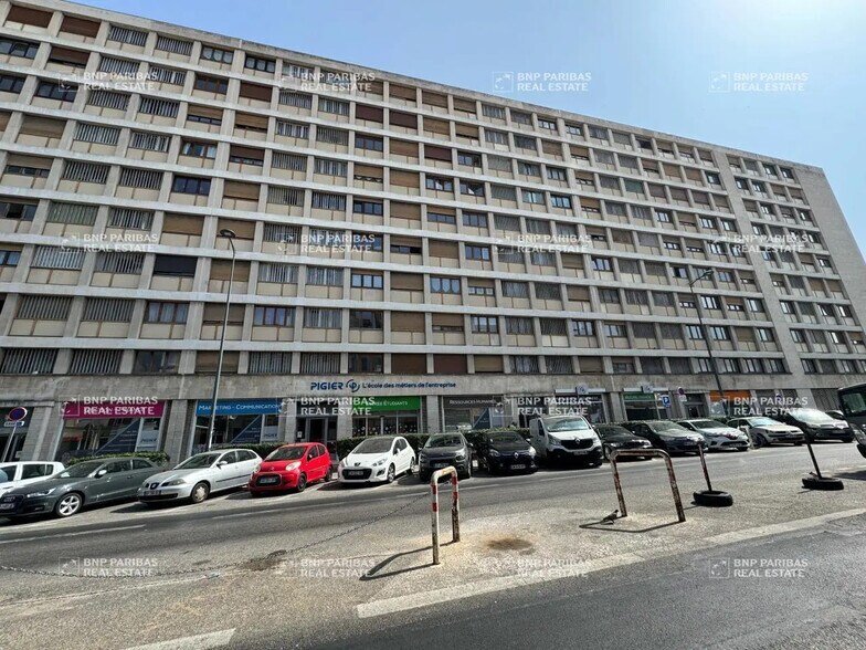 Office in Marseille for lease - Building Photo - Image 1 of 20