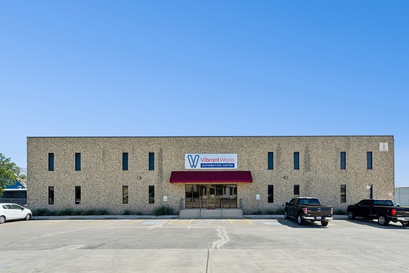 101 E Nakoma St, San Antonio, TX for lease Building Photo- Image 1 of 16